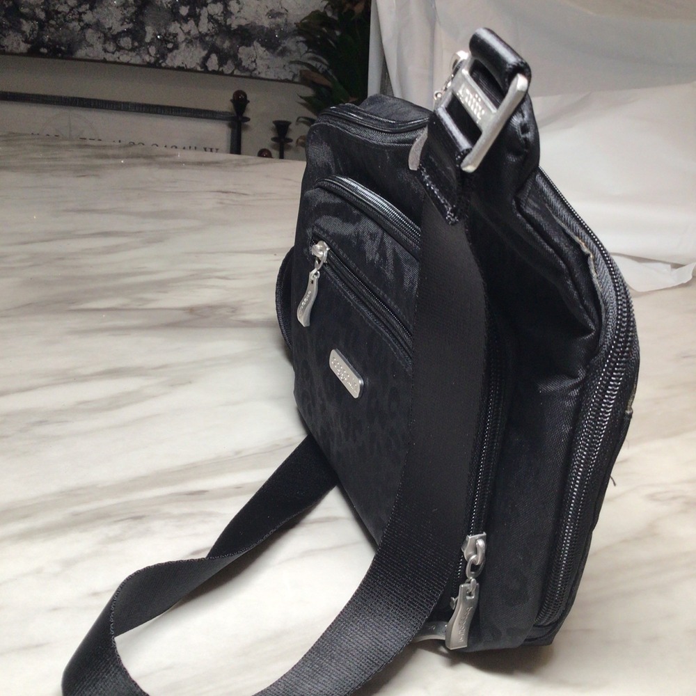 Black Baggalini Crossover with Zippers and Magnetic Closure Leopard Print - Picture 15 of 16